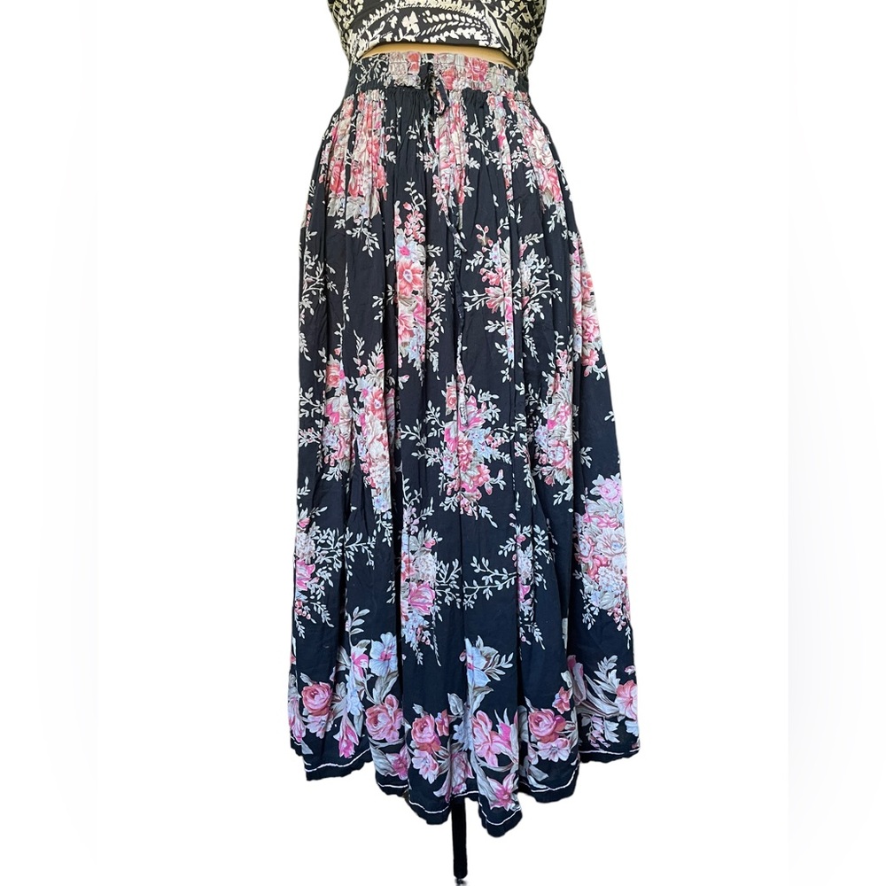 Cotton flower 🌺 flowy skirt with elastic waist and tie as well